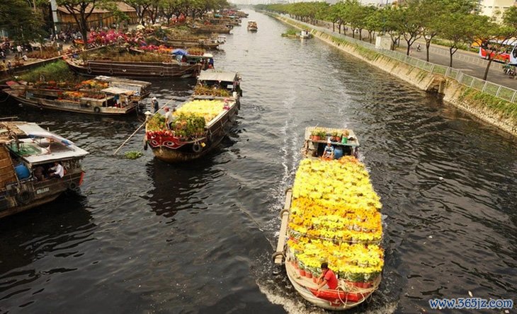 Xem nghe cuối năm: Trấn Thành khai chiến với Thu Trang; Nhiều hoạt động đón Tết đặc sắc tại TP.HCM - Ảnh 6.